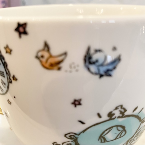 Cinderella Castle Mug Gold Handle - Picture 8 of 12